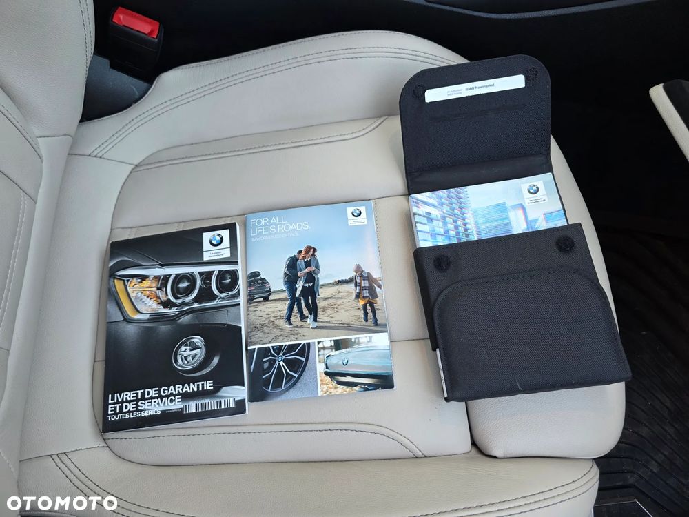 BMW Seria 3 330i Sport Line - 33