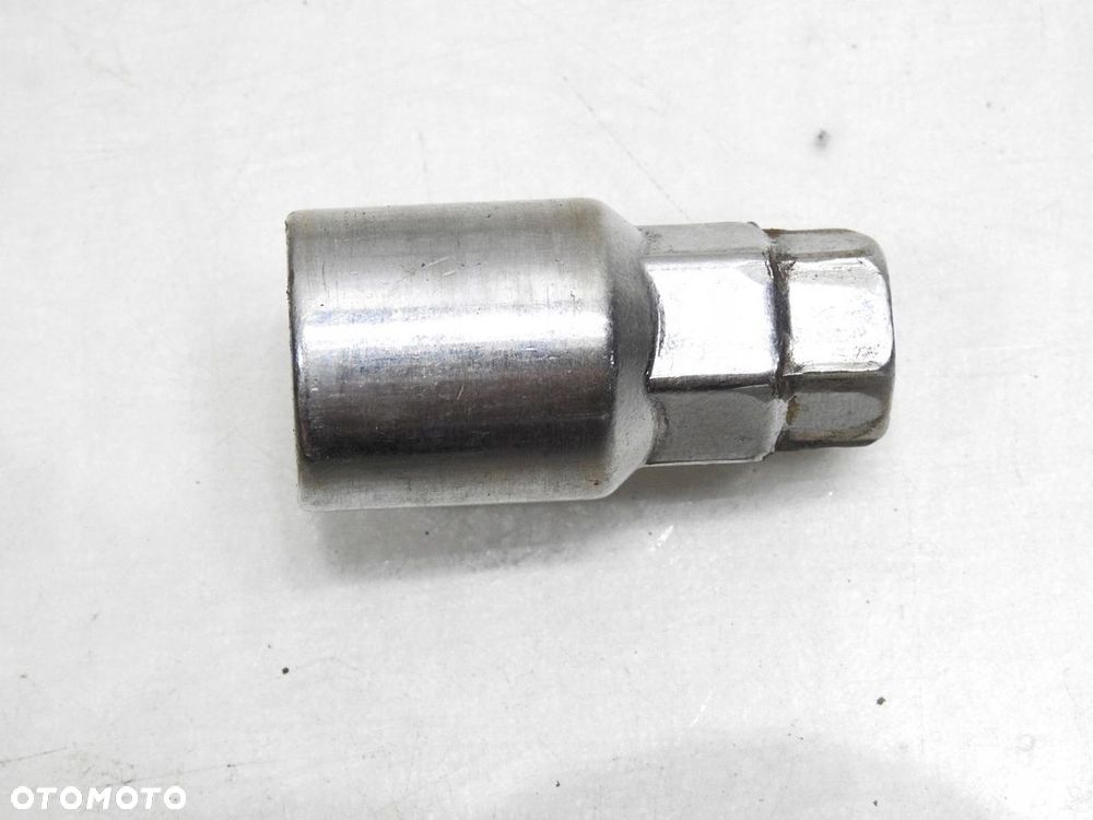 ŚRUBA ŚRUBY FELG AUDI A4 B7 - 7