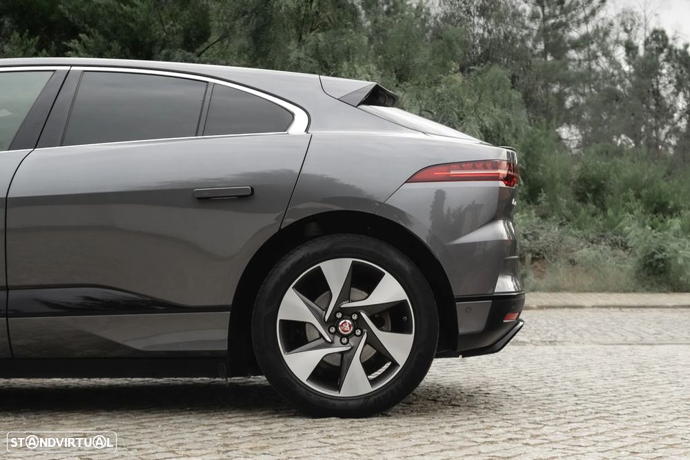 Jaguar I-Pace - 13