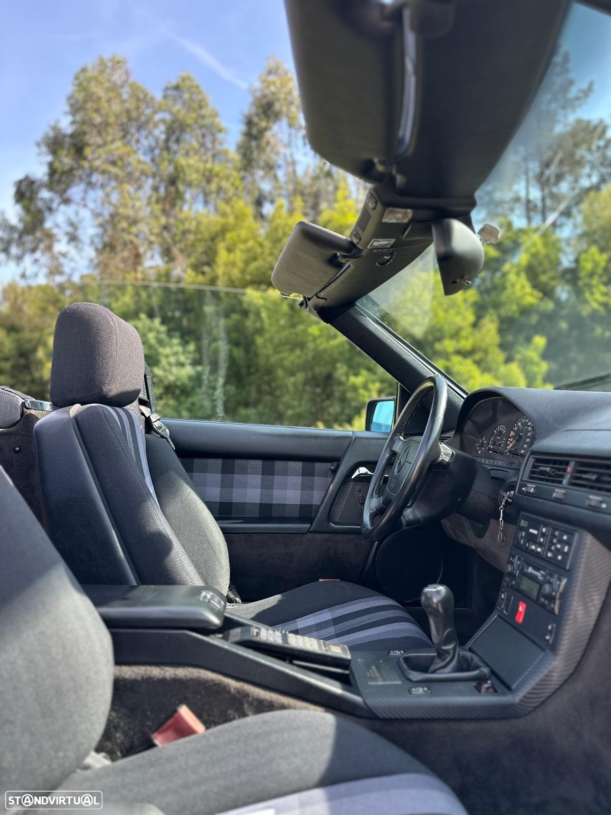 Mercedes-Benz SL 280 Standard - 12