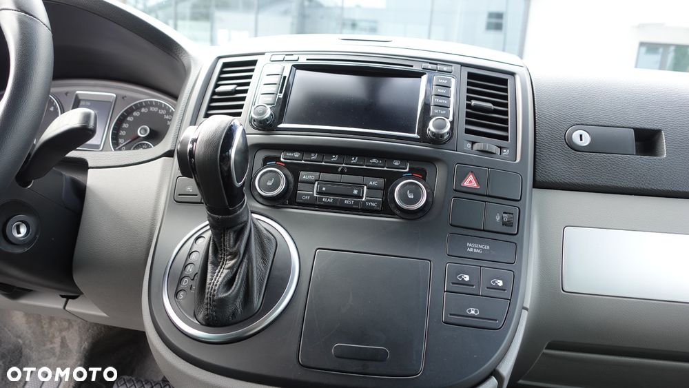 Volkswagen Multivan - 21