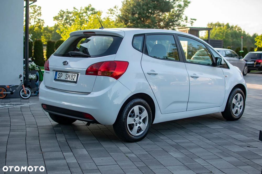 Kia Venga - 11