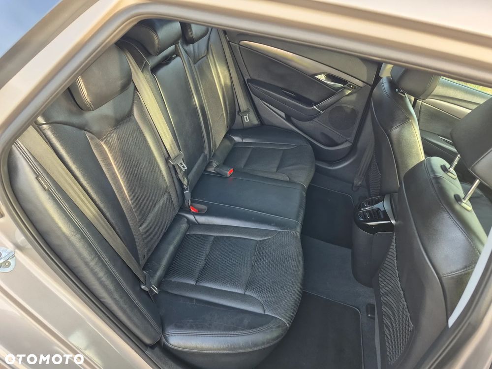 Hyundai i40 Kombi 1.7 CRDi DCT Premium - 17