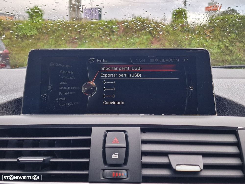 BMW 116 d Line Urban Auto - 37