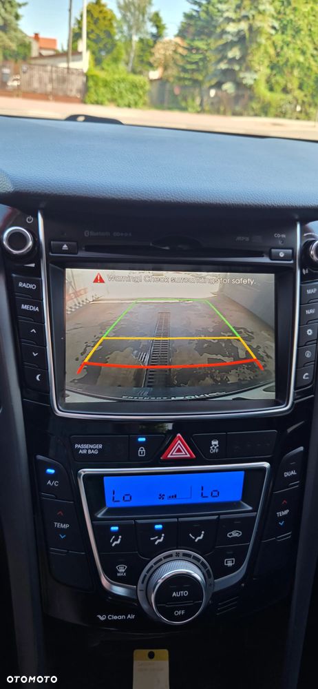 Hyundai i30 blue Kombi 1.6 GDi YES Gold - 28
