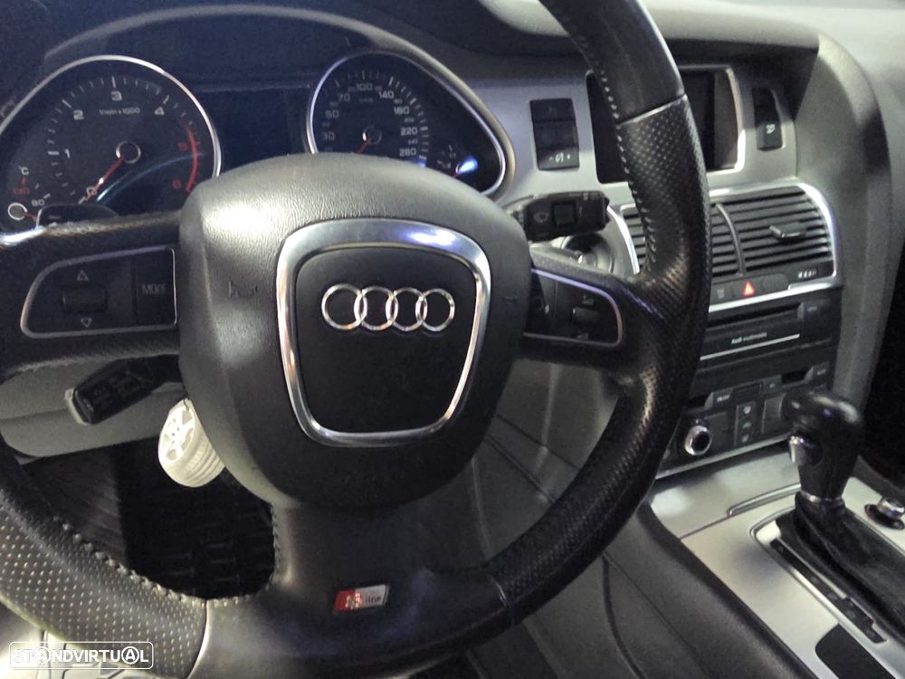Audi Q7 3.0 V6 TDi quattro S-line Tiptronic - 14