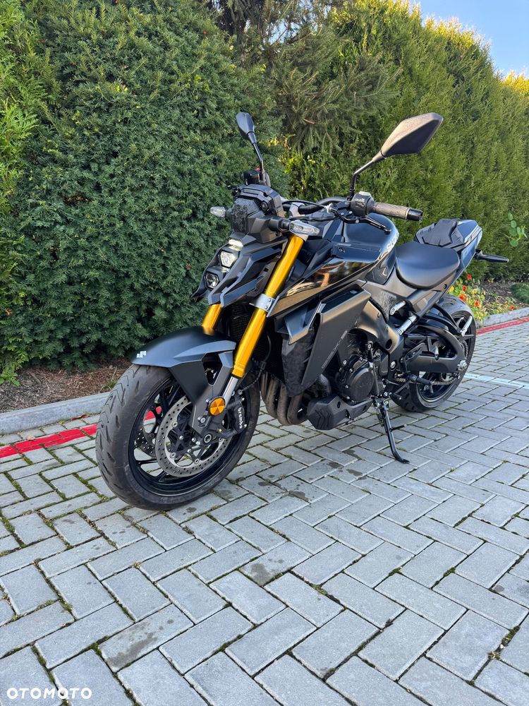 Suzuki GSX 1000 - 3