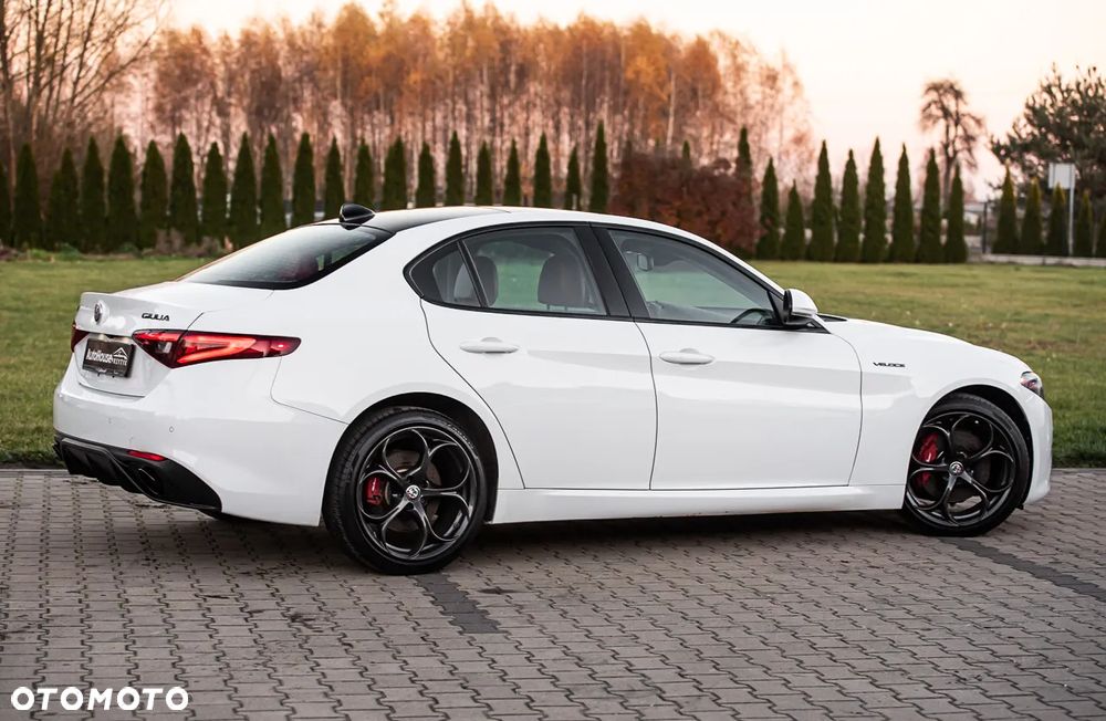 Alfa Romeo Giulia 2.0 Turbo 16V AT8-Q4 Veloce - 13