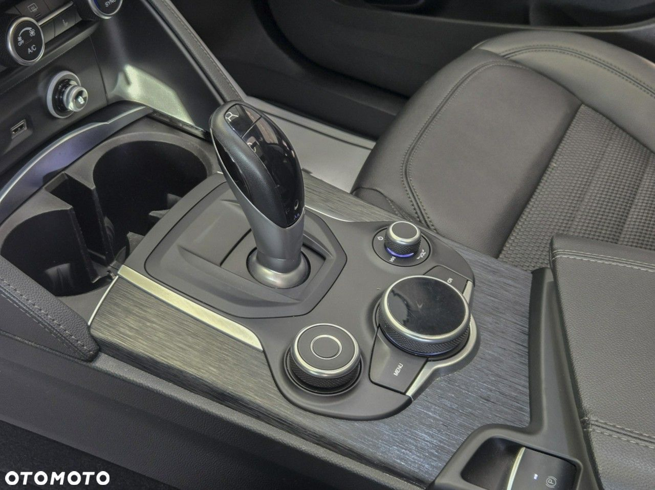 Alfa Romeo Stelvio 2.0 Turbo Sprint Q4 - 31