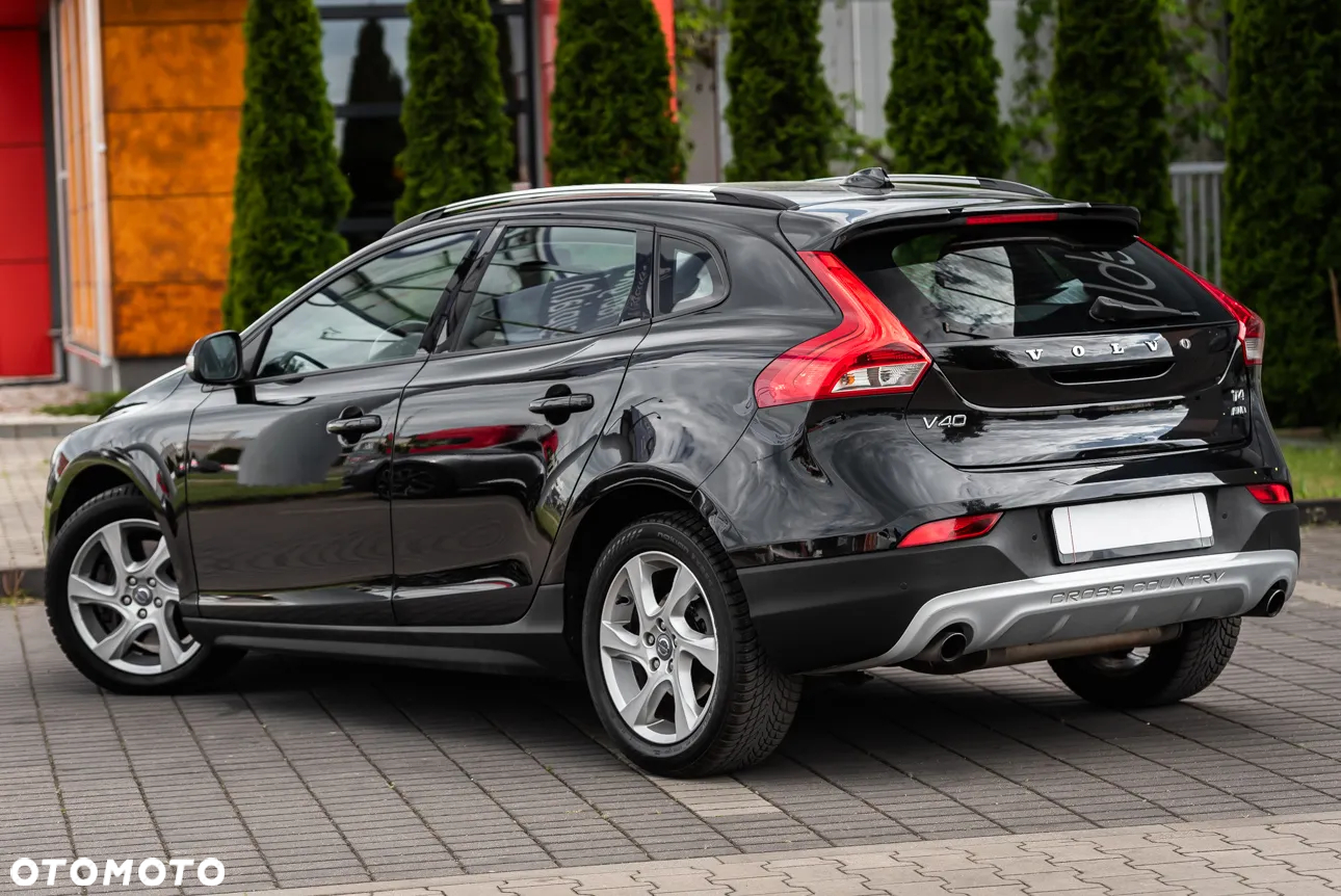 Volvo V40 Cross Country - 9