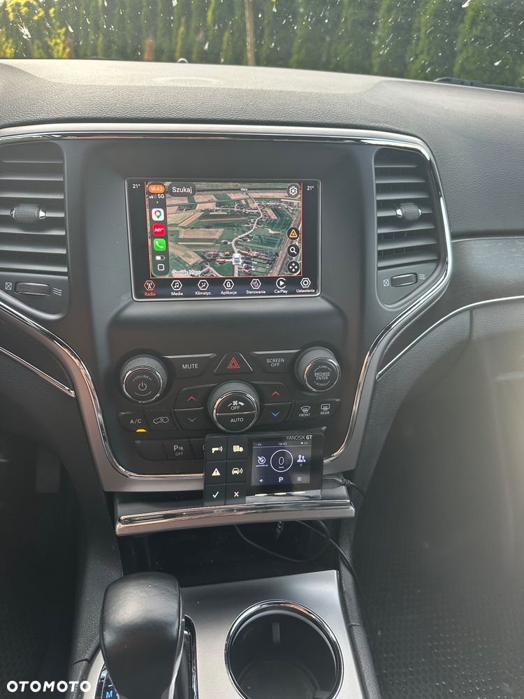 Jeep Grand Cherokee - 22