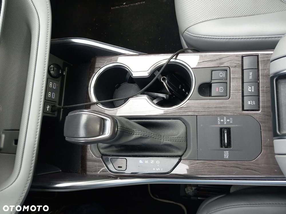 Toyota Highlander 2.5 Hybrid Executive - 21