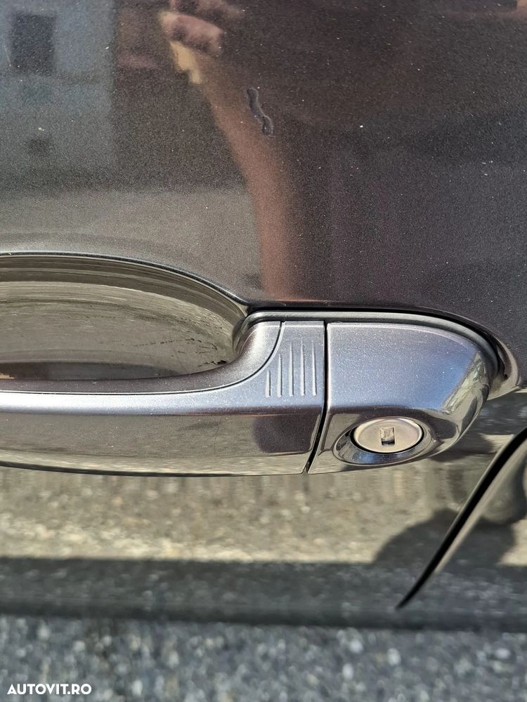 BMW Seria 3 318d DPF Touring - 26