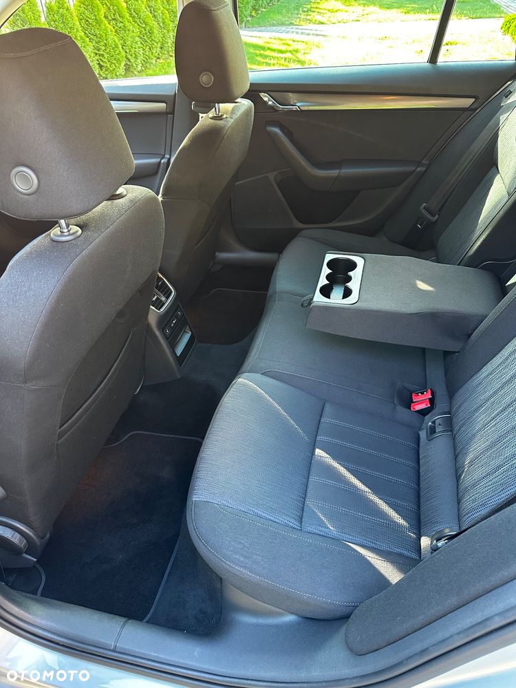 Skoda Octavia 2.0 TDI 4x4 DSG Style - 13