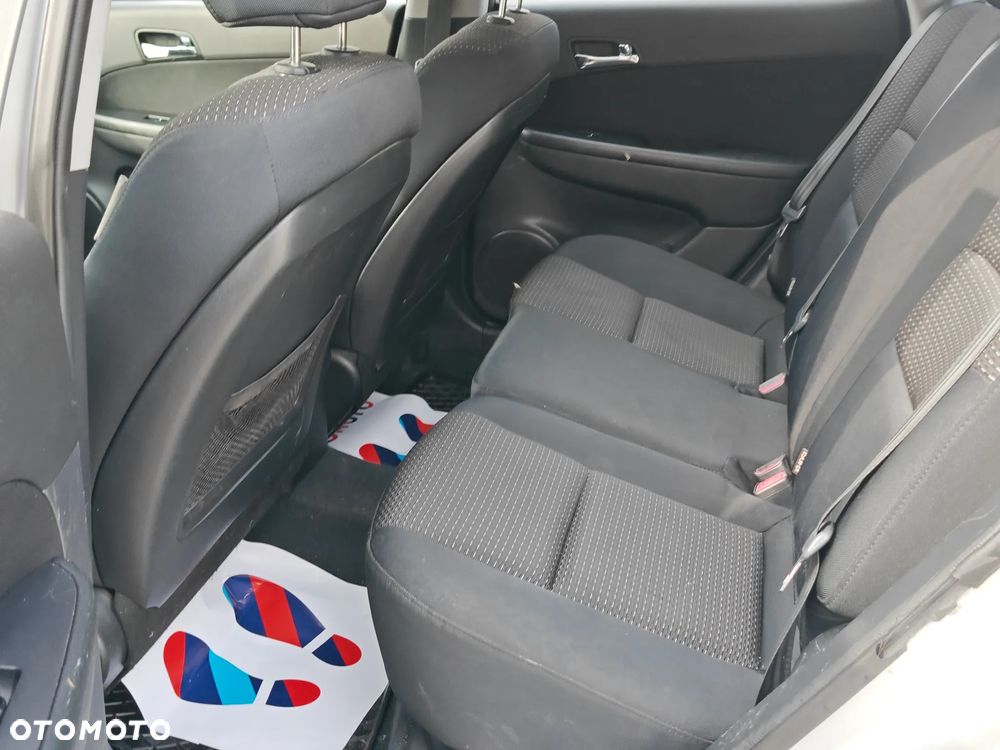 Hyundai i30 1.4 Classic + - 11