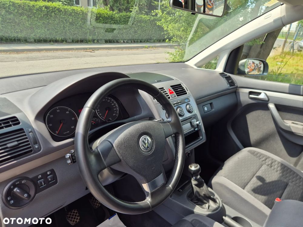 Volkswagen Touran 2.0 TDI DPF Trendline - 16