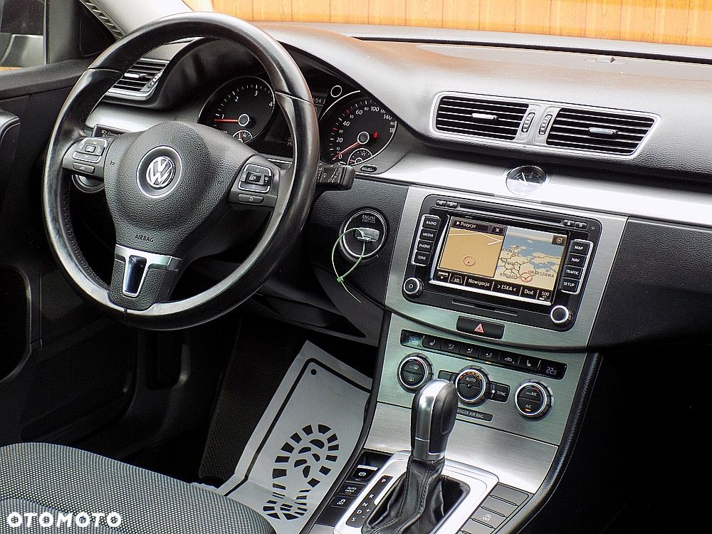 Volkswagen Passat Variant 2.0 Blue TDI DSG SCR Highline - 20