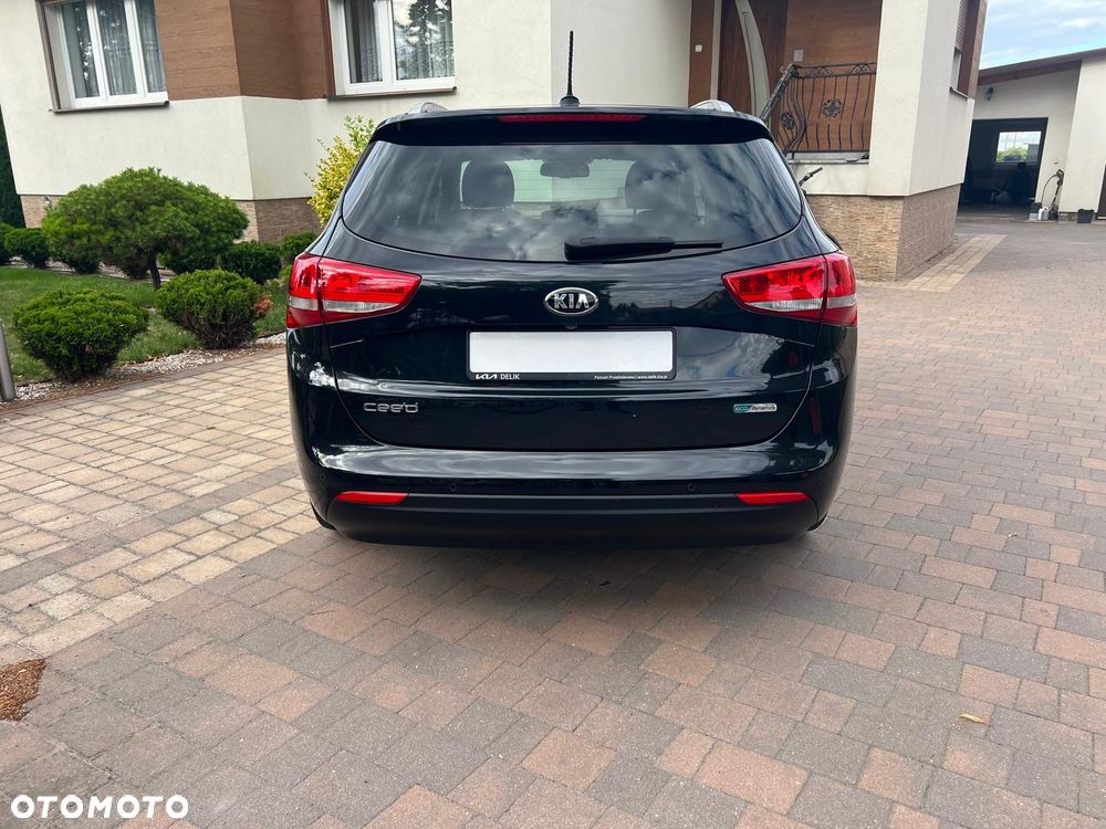 Kia Ceed 1.6 GDI Dream Team Edition - 6