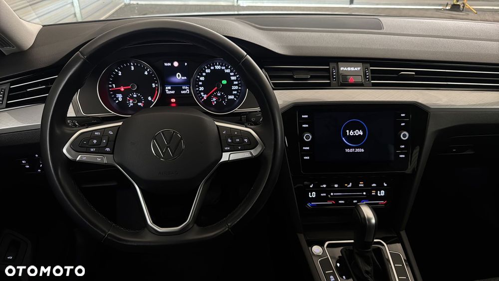 Volkswagen Passat - 9