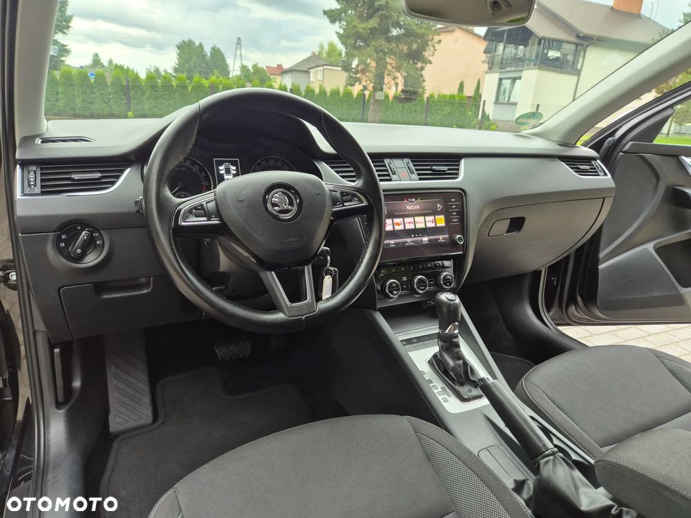 Skoda Octavia 1.6 TDI DSG Ambition - 31