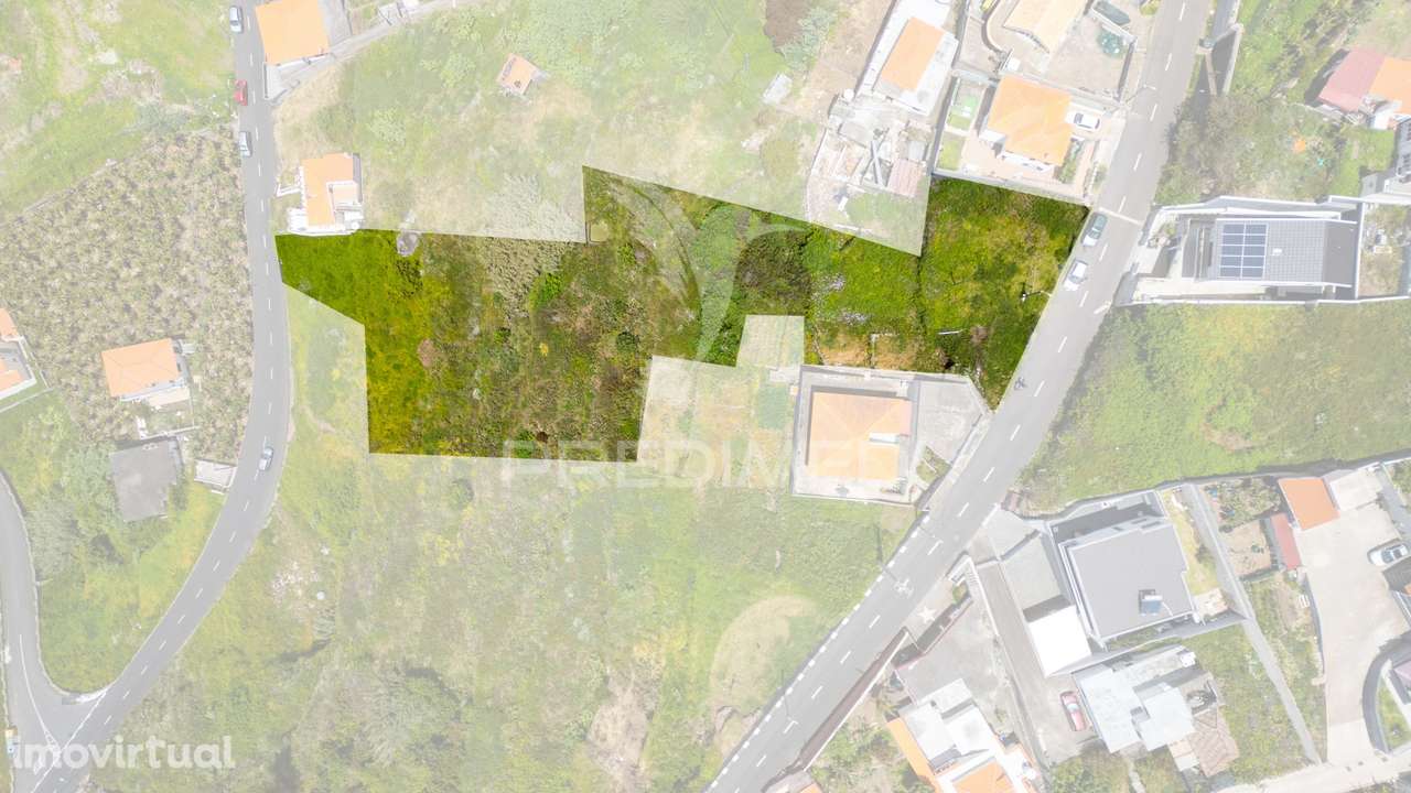 Terreno com Capacidade Construtiva em Ribeira Brava - Ilha da Madeira - Grande imagem: 2/21