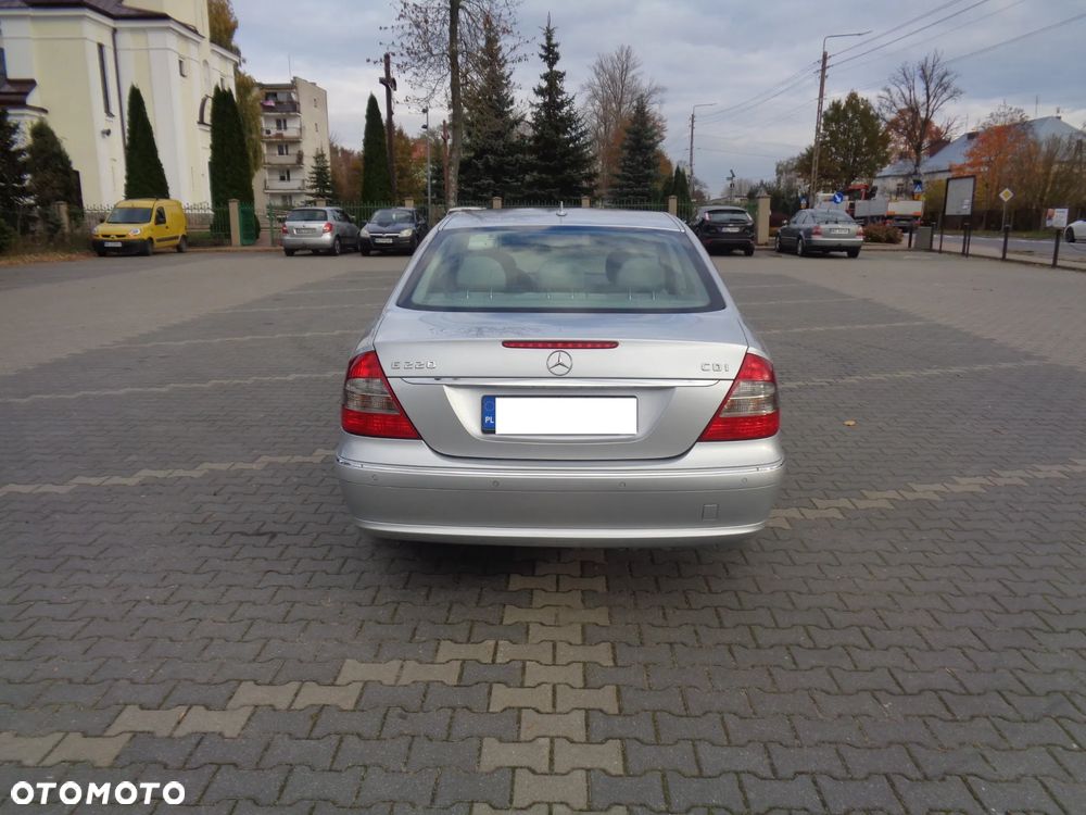 Mercedes-Benz Klasa E 220 CDI Elegance - 13