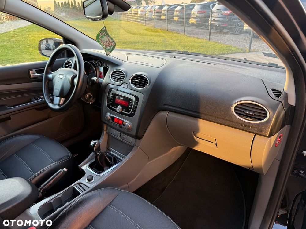 Ford Focus 1.8 Sport - 19