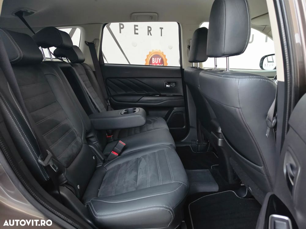 Mitsubishi Outlander 2.0 Litre DOHC MIVEC 4WD Instyle Navi - 9