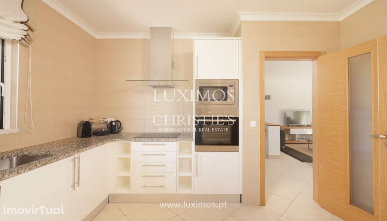 Moradia V2 mobilada e com jardim para venda em Salema, Algarve - Grande imagem: 3/23