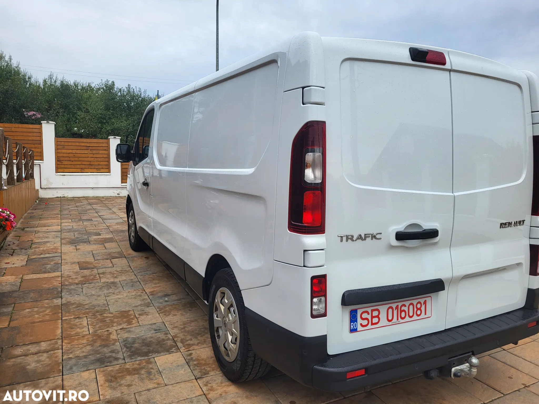 Renault Trafic 2.0 Blue dCi 130 Furgon Cabina Dubla L2H1 - 4