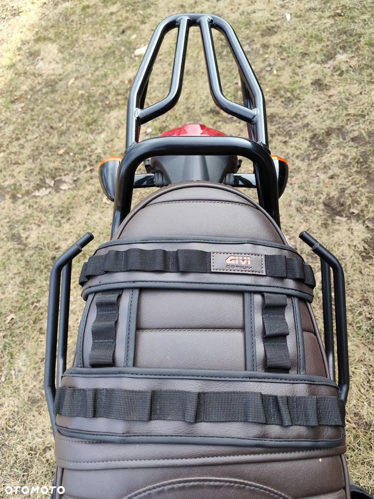 Triumph Bonneville - 9