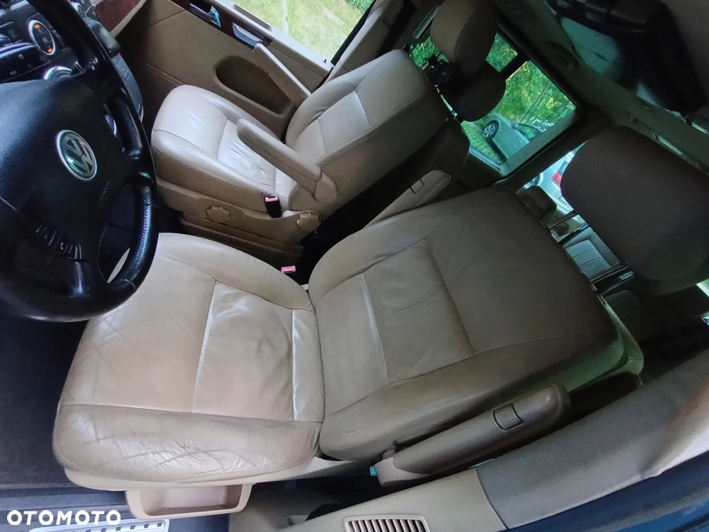 Volkswagen Multivan - 17