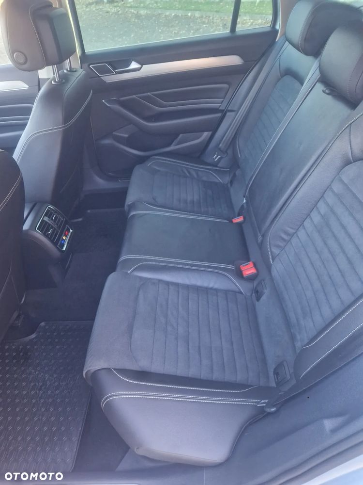 Volkswagen Passat Variant 2.0 TDI SCR DSG 4Motion Business - 15