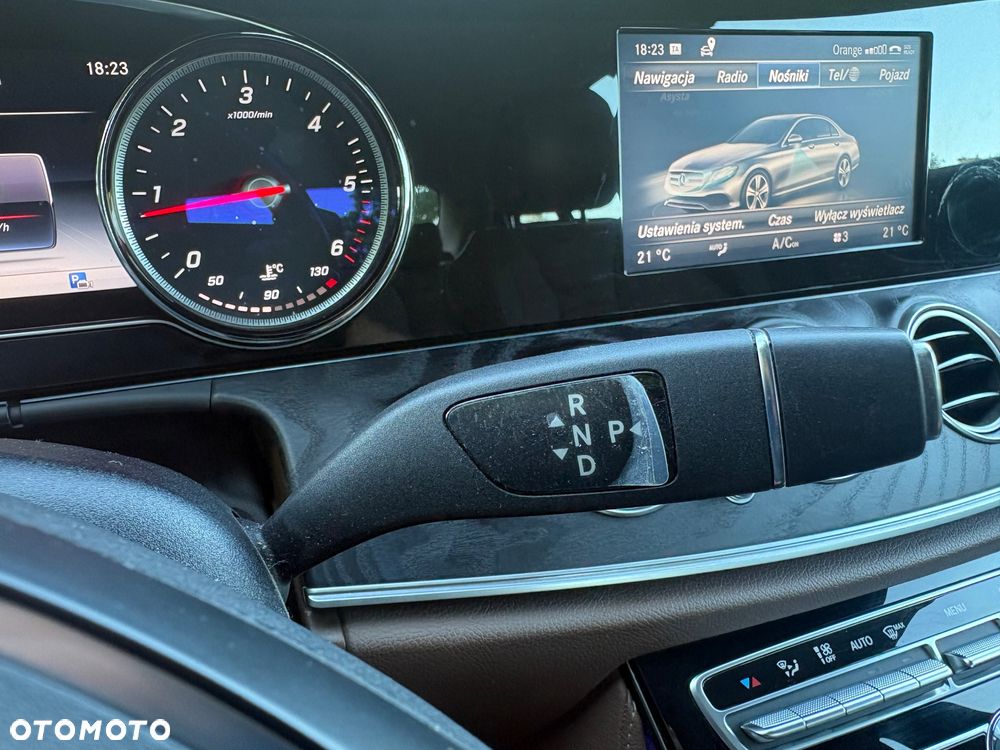 Mercedes-Benz Klasa E 220 d 9G-TRONIC - 19