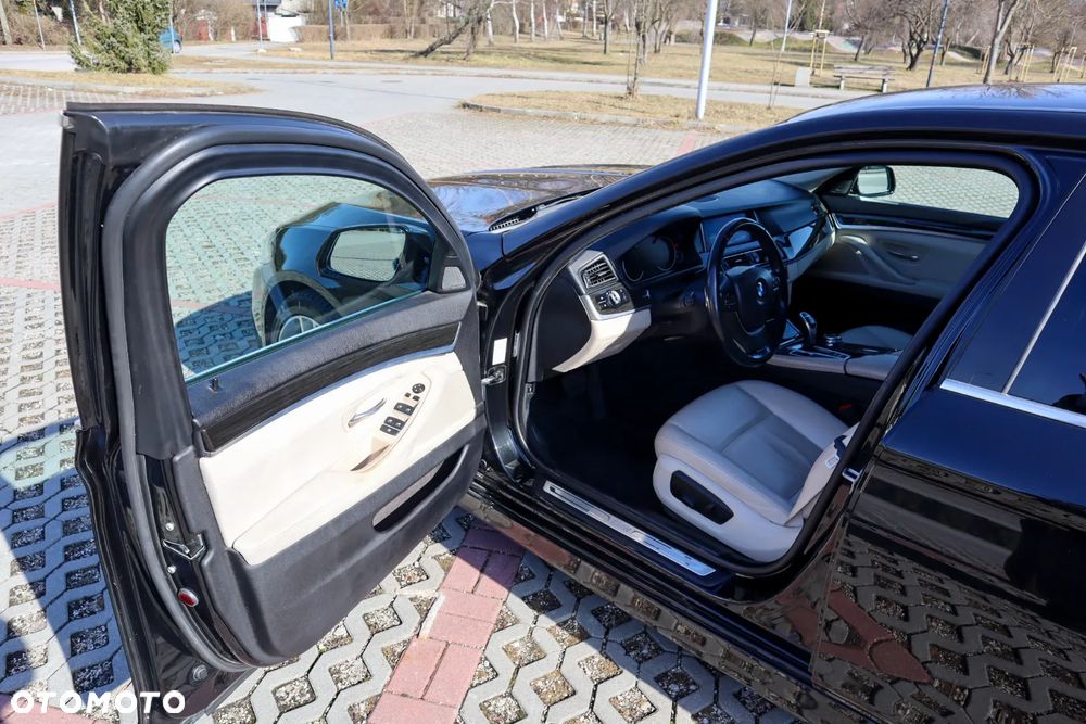 BMW Seria 5 535d Luxury Line - 9