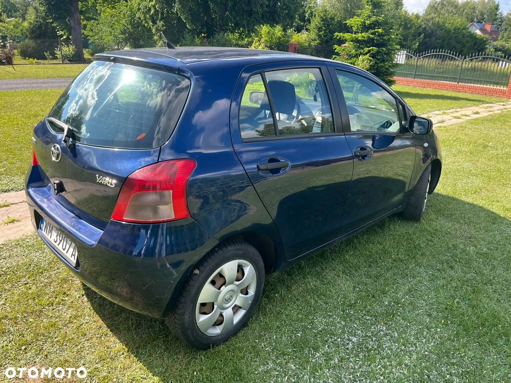 Toyota Yaris - 4