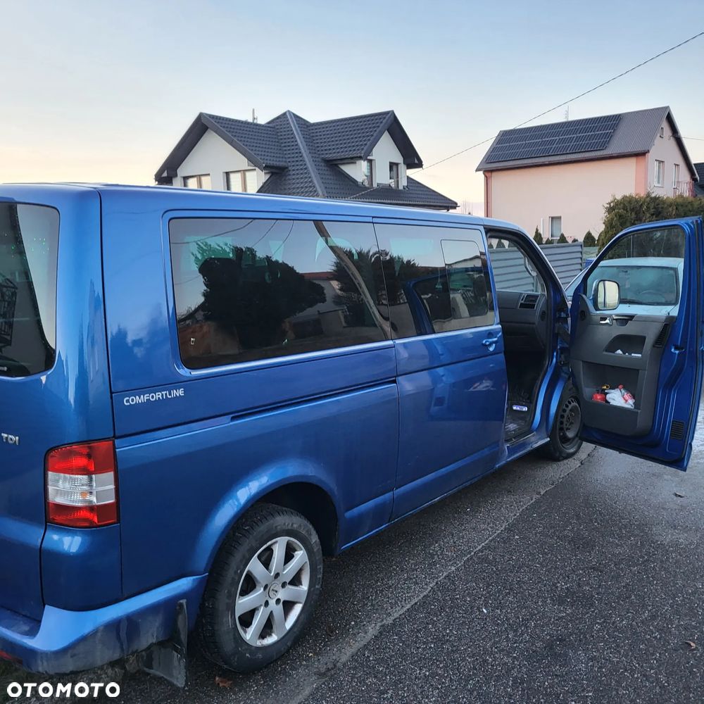 Volkswagen Caravelle - 5