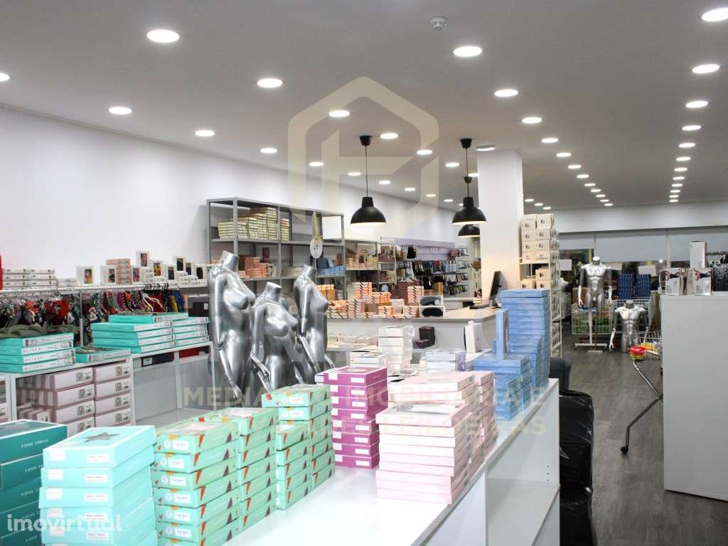 Loja única à venda no Hiper - ampla, elegante e com duas frentes - Grande imagem: 5/15