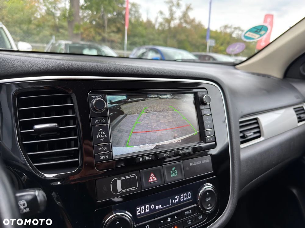 Mitsubishi Outlander Instyle NAVI + - 35