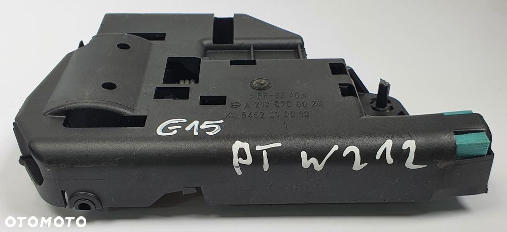 SILNICZEK ZAGŁÓWKA PRAWY TYŁ MERCEDES W212 A2129700026 - 2