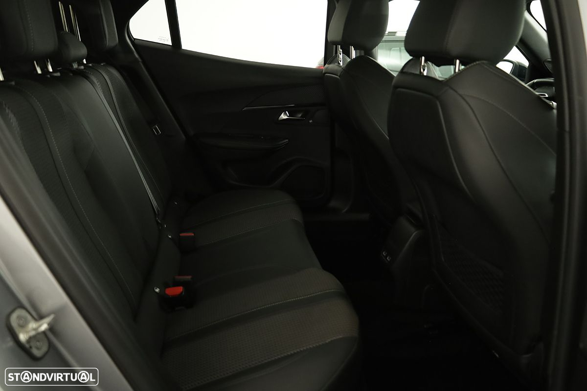 Peugeot e-2008 50 kWh GT - 23