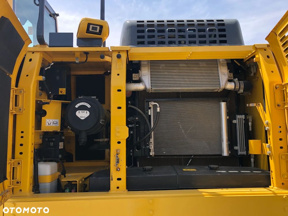 Komatsu PC210LC-11 - 23