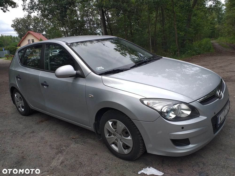 Hyundai i30 1.6 CRDi Base + - 3