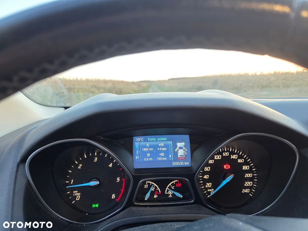 Ford Focus Turnier 1.6 TDCi DPF Start-Stopp-System Titanium - 16