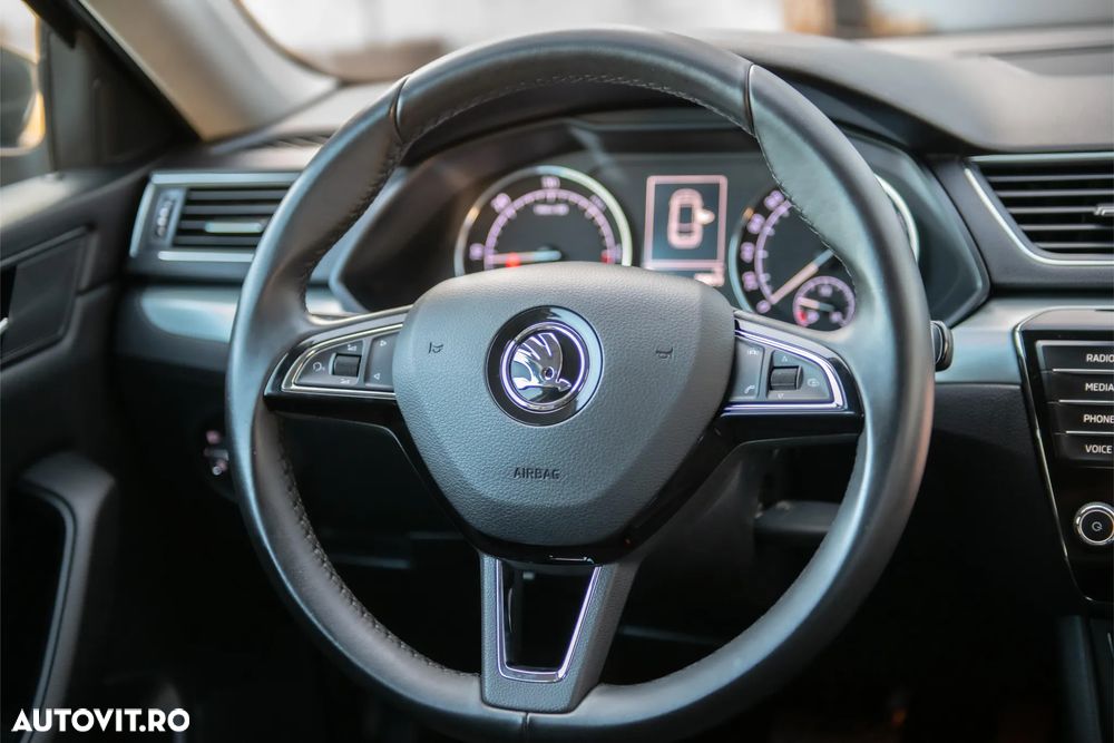 Skoda Superb 2.0 TDI 4X4 DSG Ambition - 31