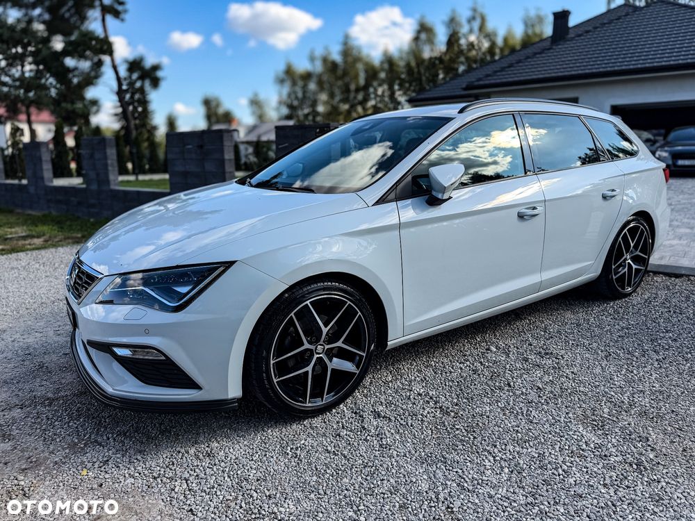 Seat Leon 1.5 eTSI OPF DSG FR Black Edition - 11