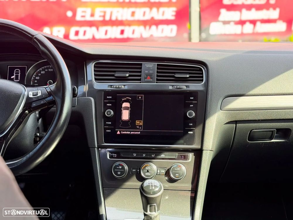 VW Golf 1.6 TDI Confortline - 19