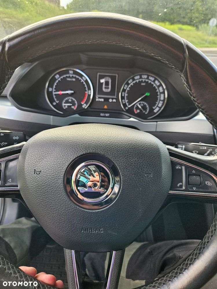 Skoda Superb 2.0 TDI Ambition DSG - 16
