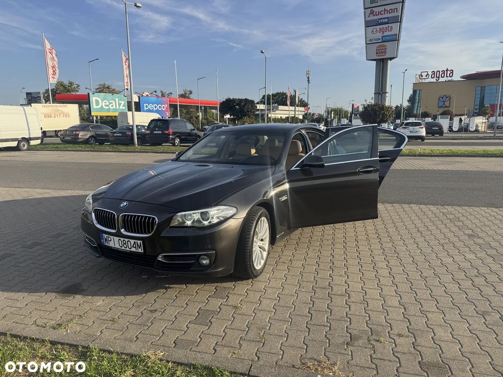 BMW Seria 5 525d xDrive Luxury Line - 1