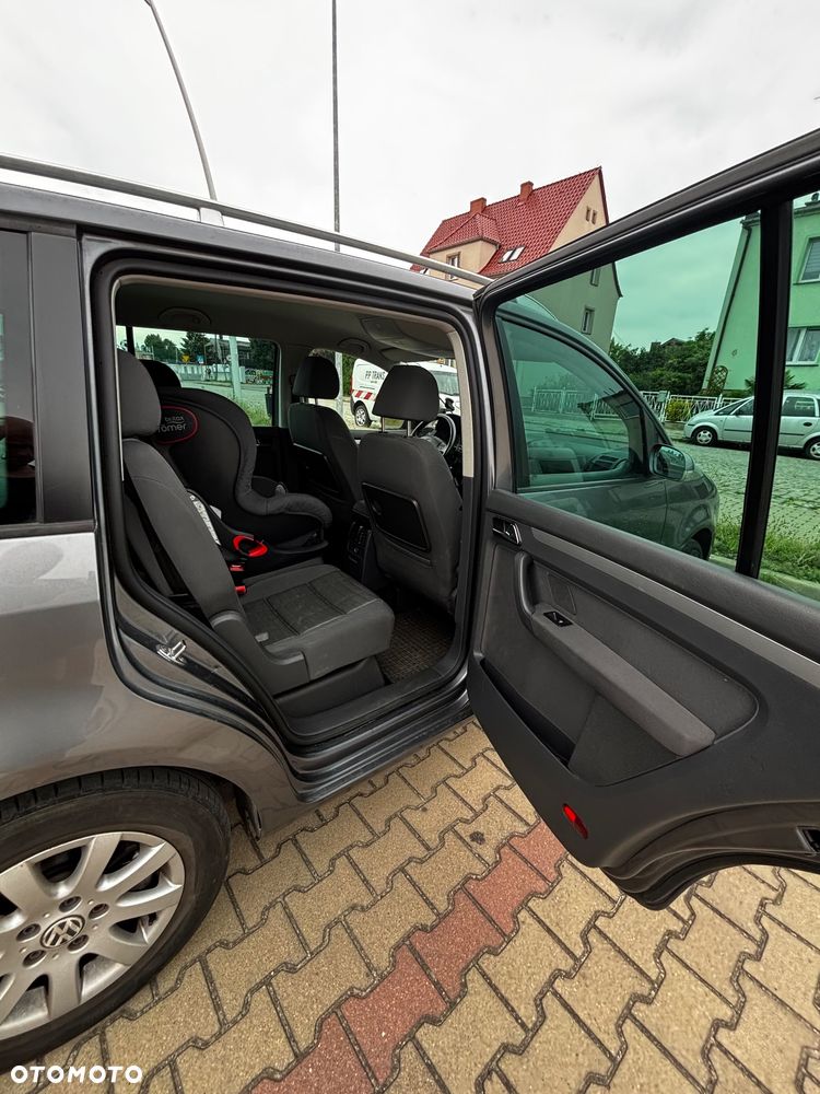 Volkswagen Touran - 9